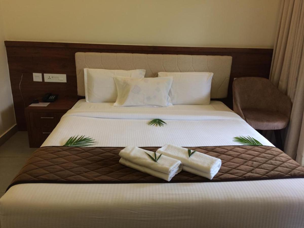 Royalton Residency Hotel Mundakayam Exterior photo