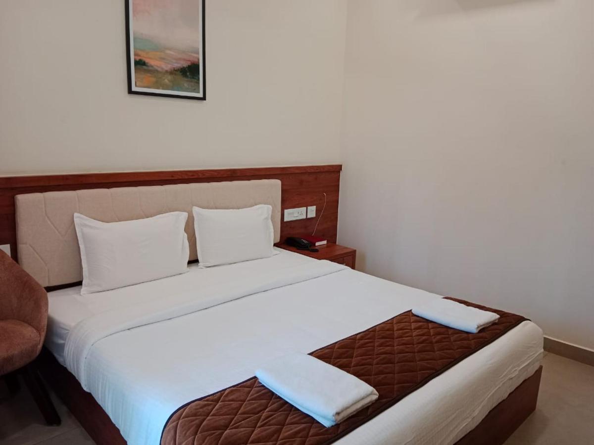 Royalton Residency Hotel Mundakayam Exterior photo