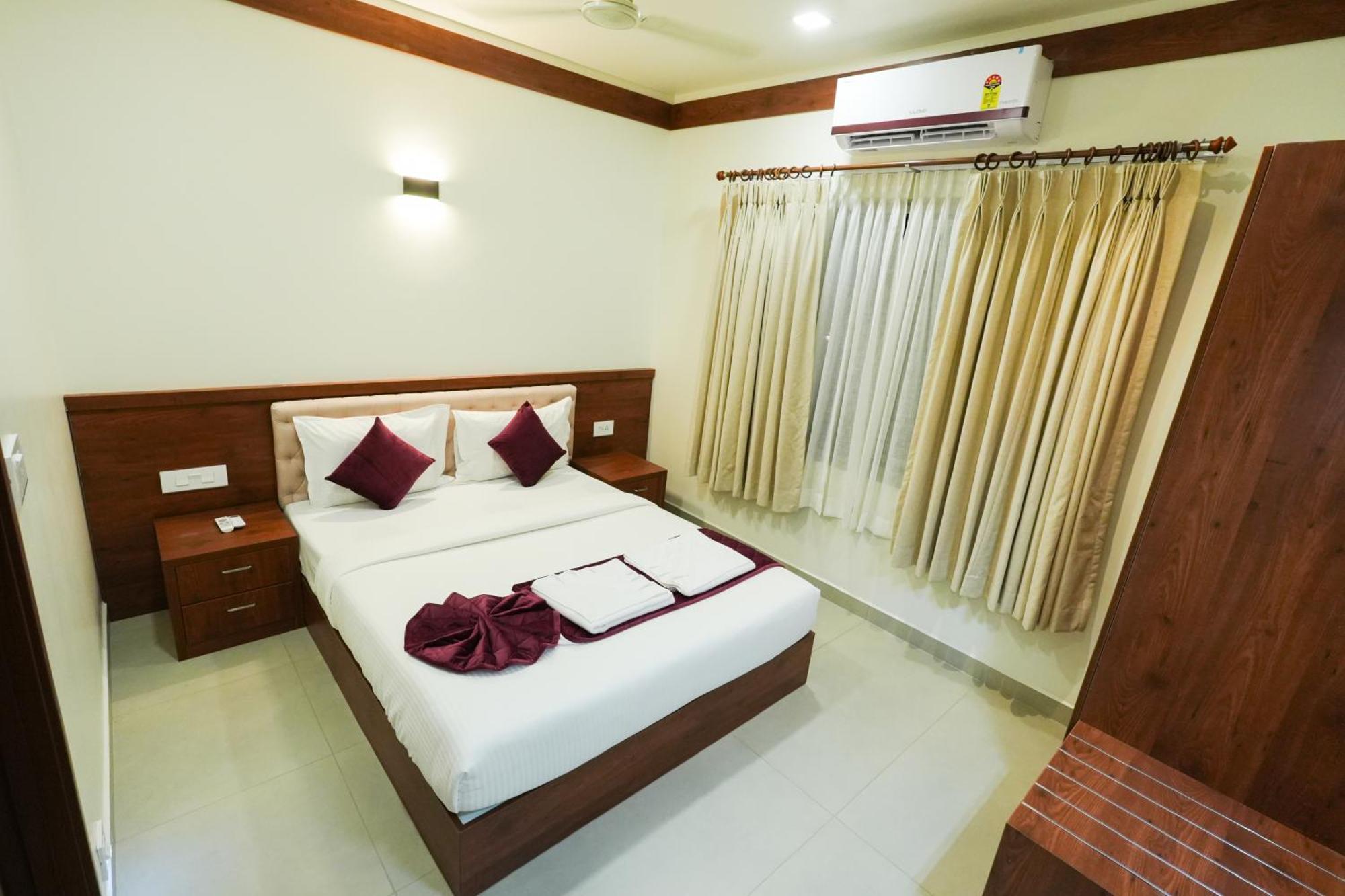 Royalton Residency Hotel Mundakayam Exterior photo